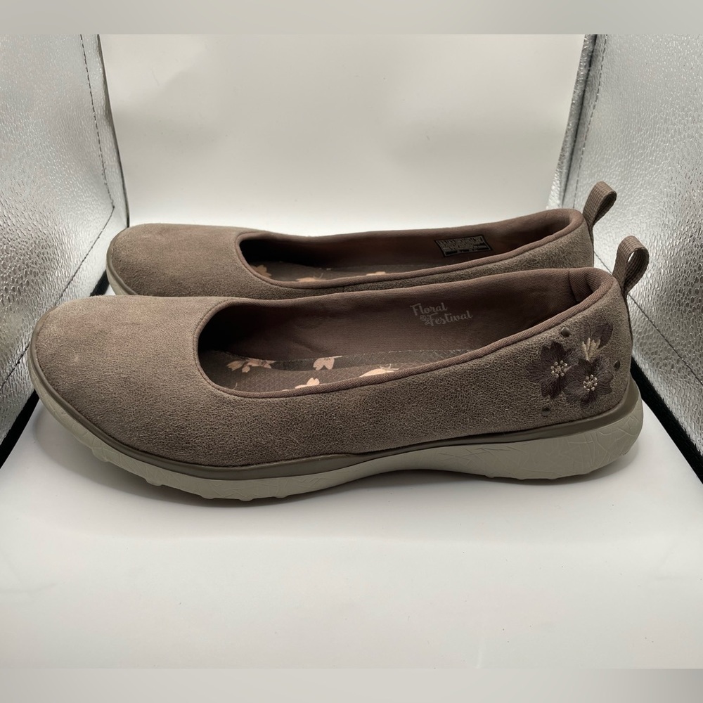 Skechers Microburst Dark Taupe Floral Embroidered Flats size 9.5